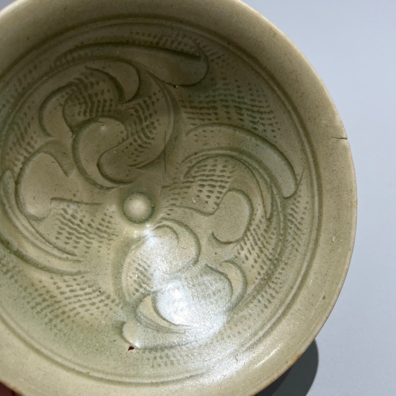 明代 青釉针挑工斗笠盏 - 图5