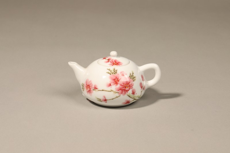 粉彩水点桃花茶壶 - 图2