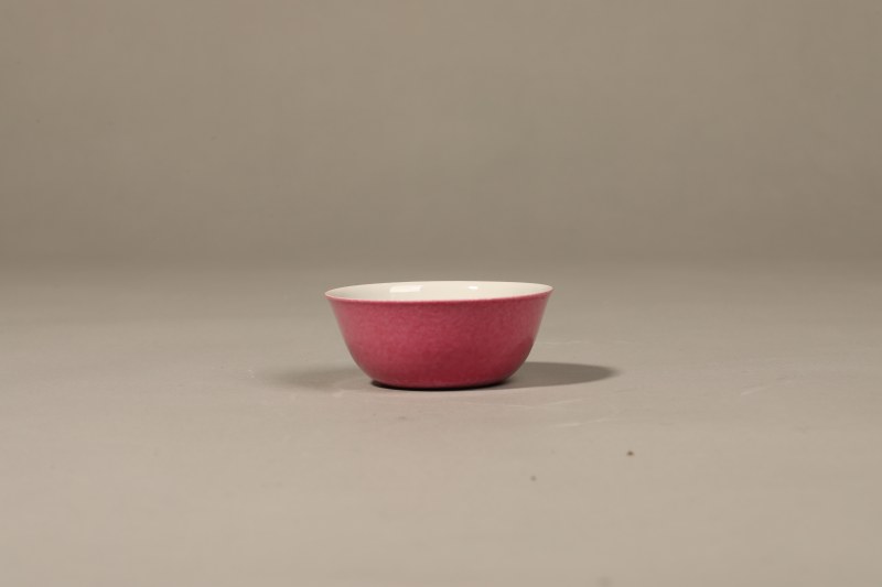 清 胭脂红釉压手杯 - 图4