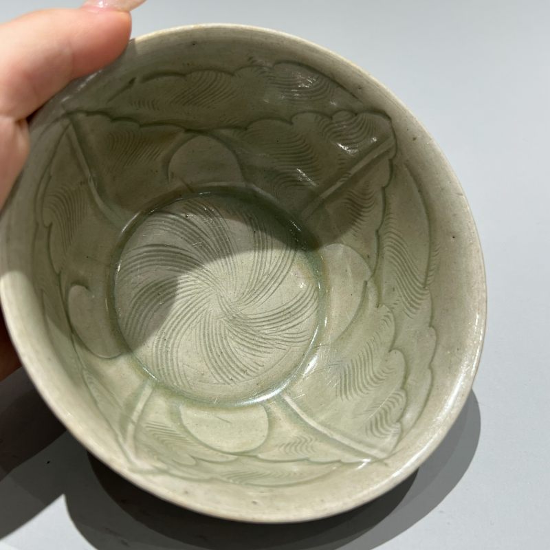 明代 青釉刻花碗 - 图6