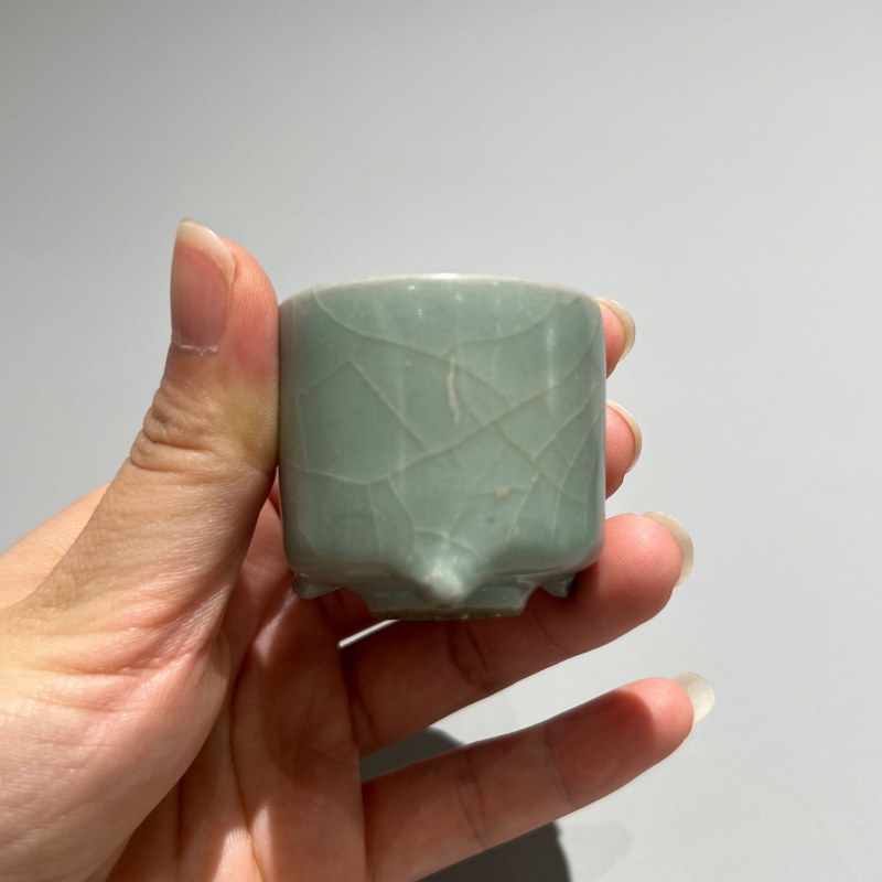 明代 龙泉窑粉青釉小琴炉 - 图4