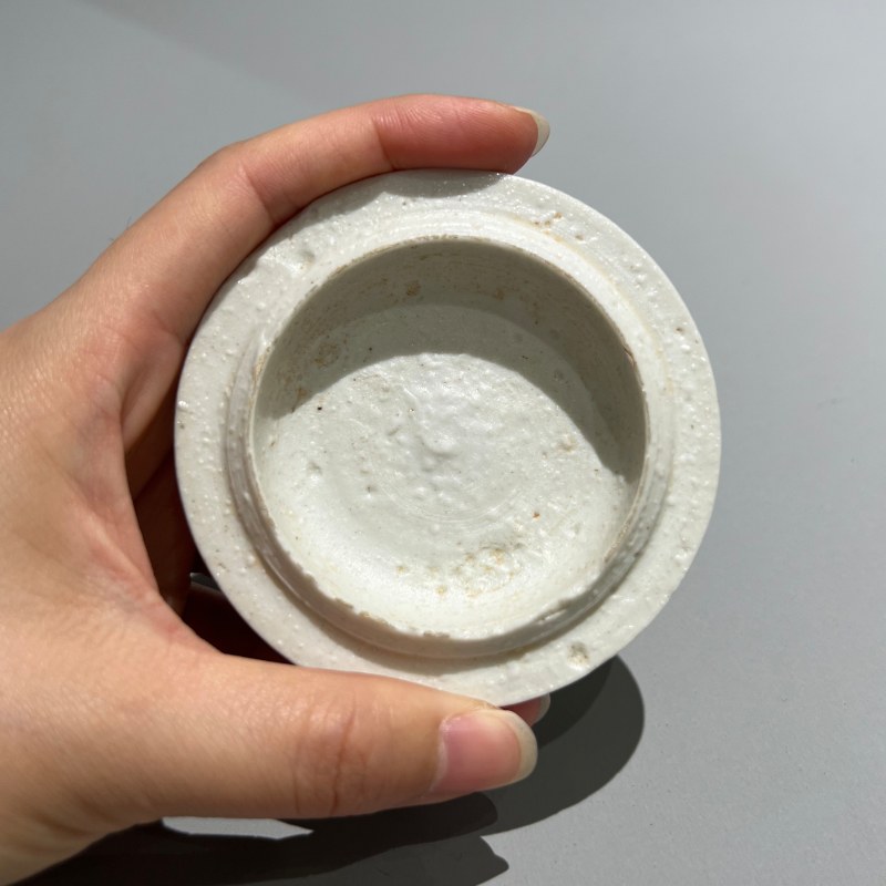 明代 青白釉菊瓣纹盖罐 - 图8