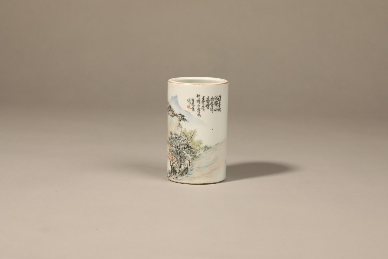 清 浅绛彩山水笔筒 - 图4