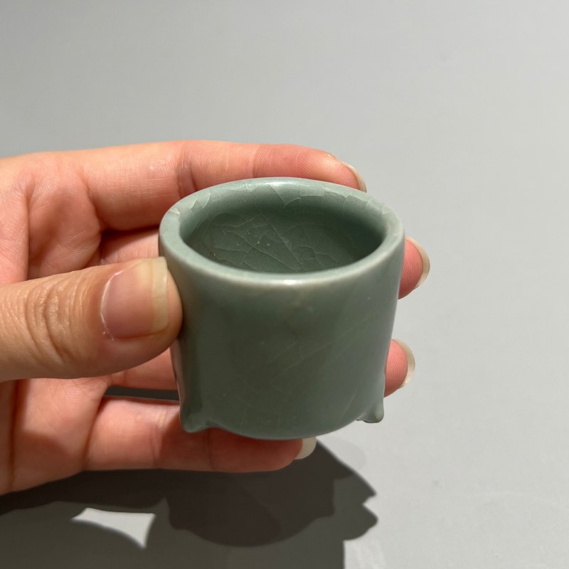 明代 龙泉窑粉青釉小琴炉 - 图7