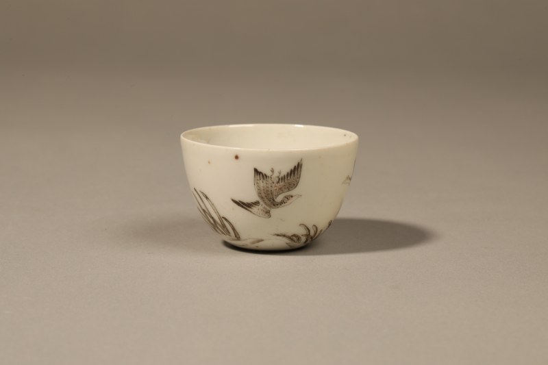 清 墨彩芦雁图杯 - 图4