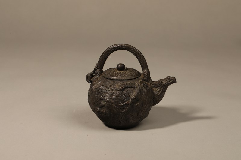 清 铜浮雕龙纹茶壶 - 图3