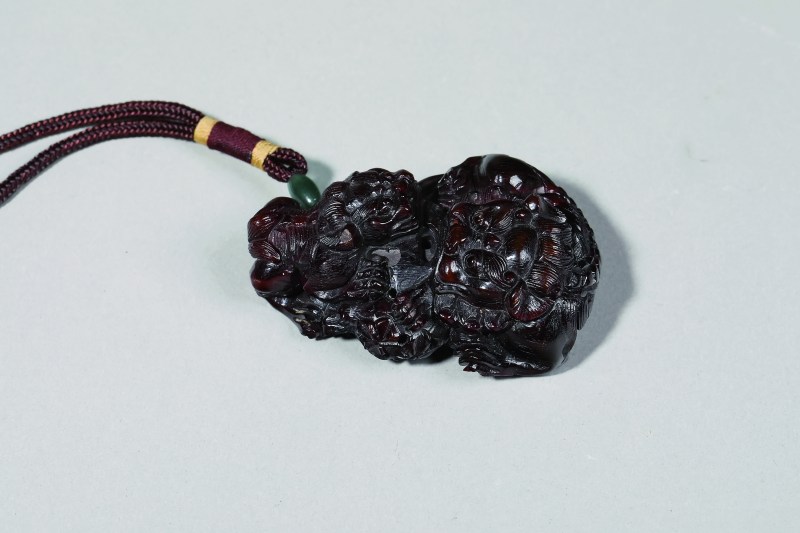 角雕太狮少狮把件