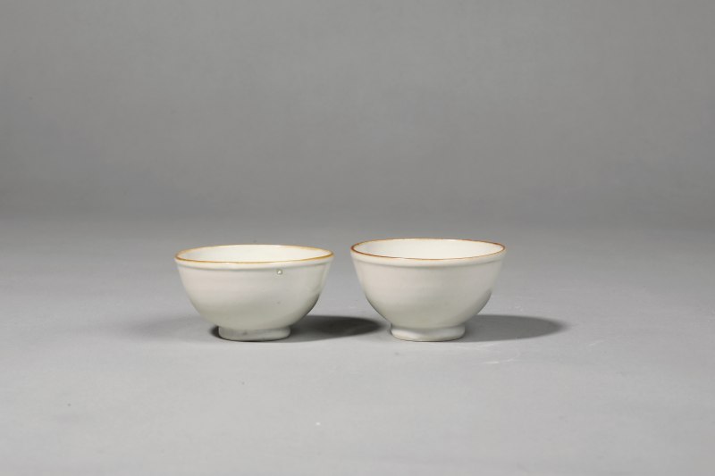清顺治 白釉茶圆