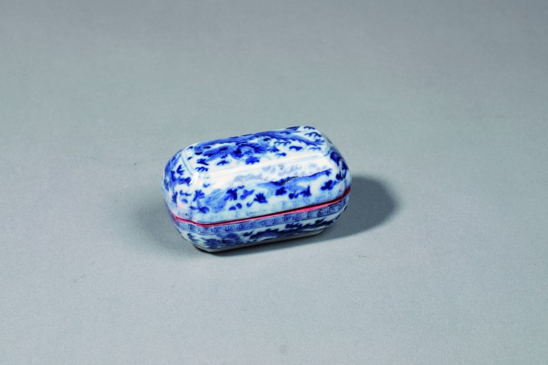 清 青花龙纹印泥盒