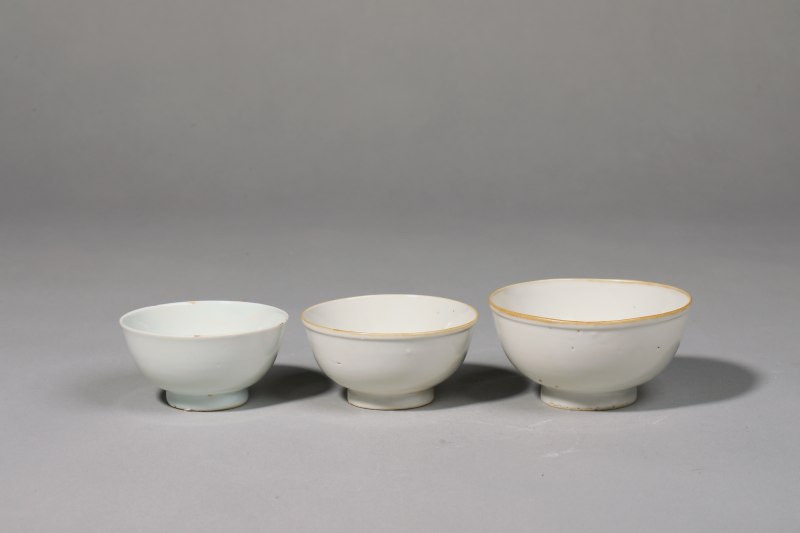 清顺治 白釉茶圆