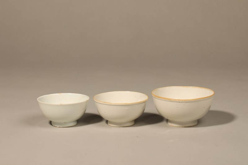 清顺治 白釉茶圆 - 图2