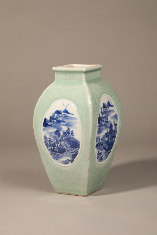 清 豆青釉开光青花山水纹尊 - 图3