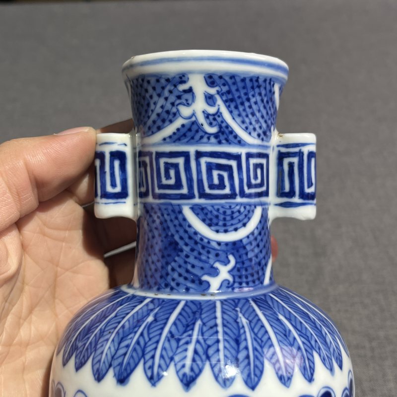 清青花花卉贯耳瓶 - 图6