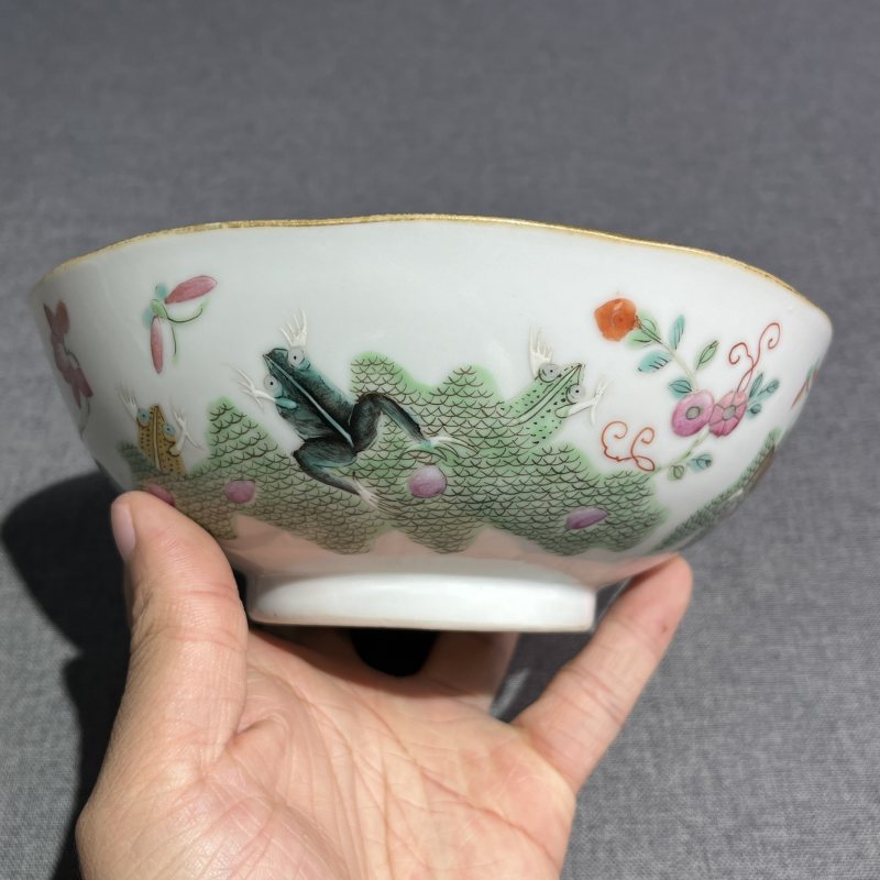 清同治粉彩花蝶纹碗 - 图5