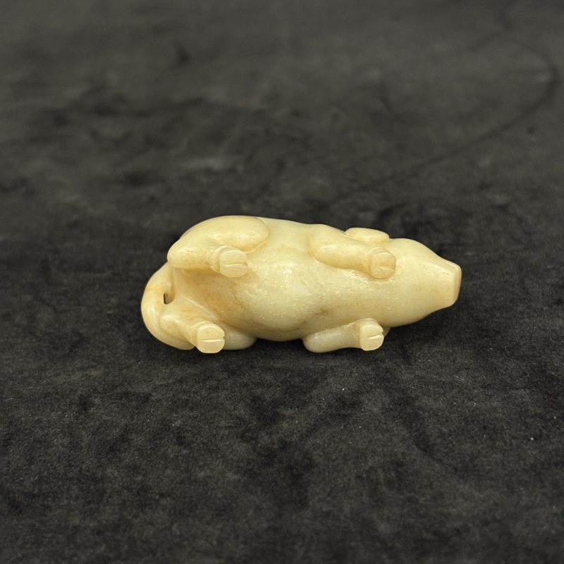 清 白玉留皮猪 白玉瑞兽两件 - 图8