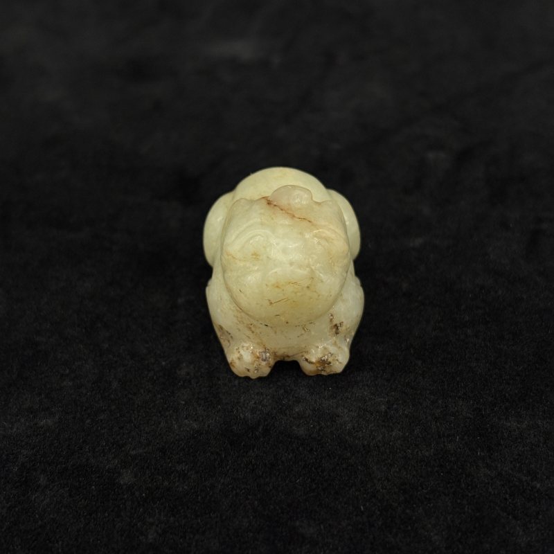清 白玉留皮猪 白玉瑞兽两件 - 图12