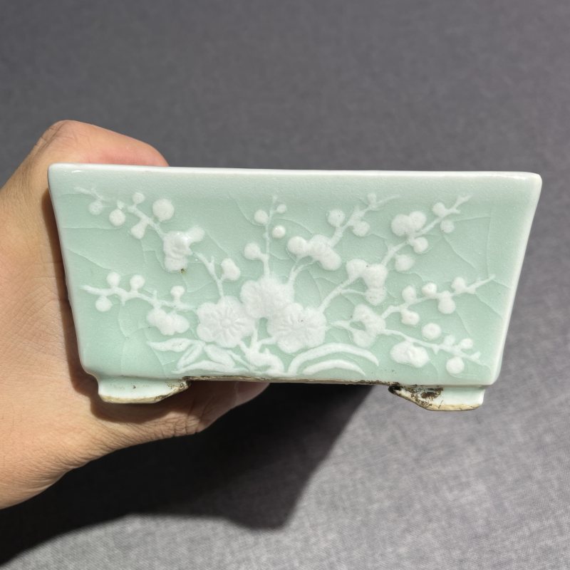 清中期豆青加白花卉水仙盆 - 图6