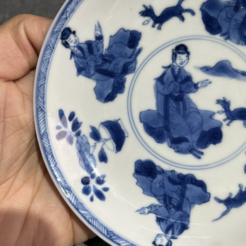 清康熙青花侍女人物盘 - 图6