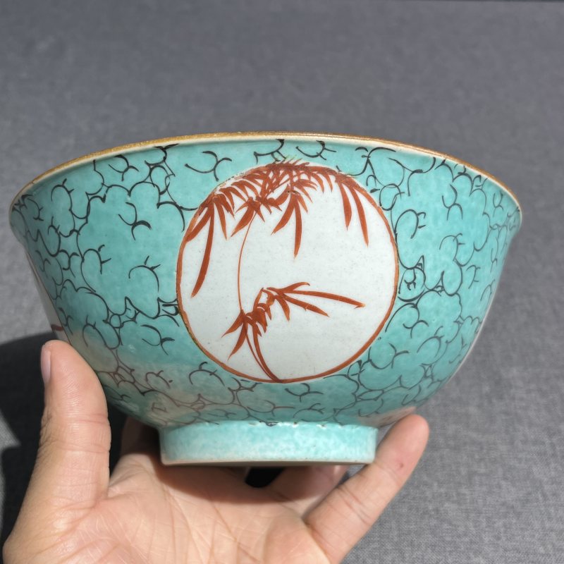 清嘉庆粉彩开窗花卉纹碗 - 图6