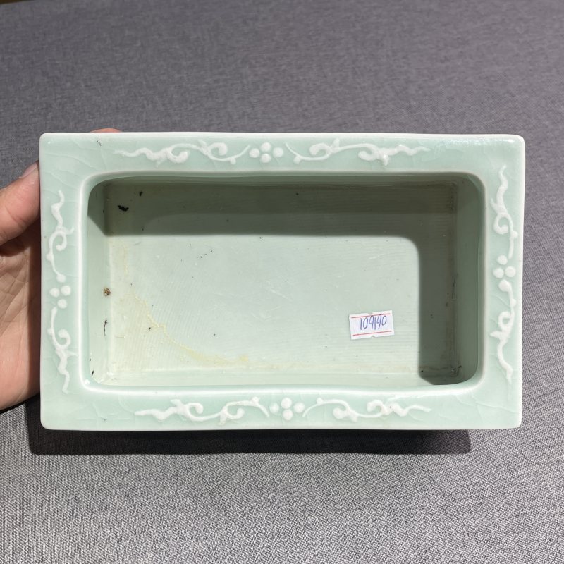 清中期豆青加白花卉水仙盆 - 图9