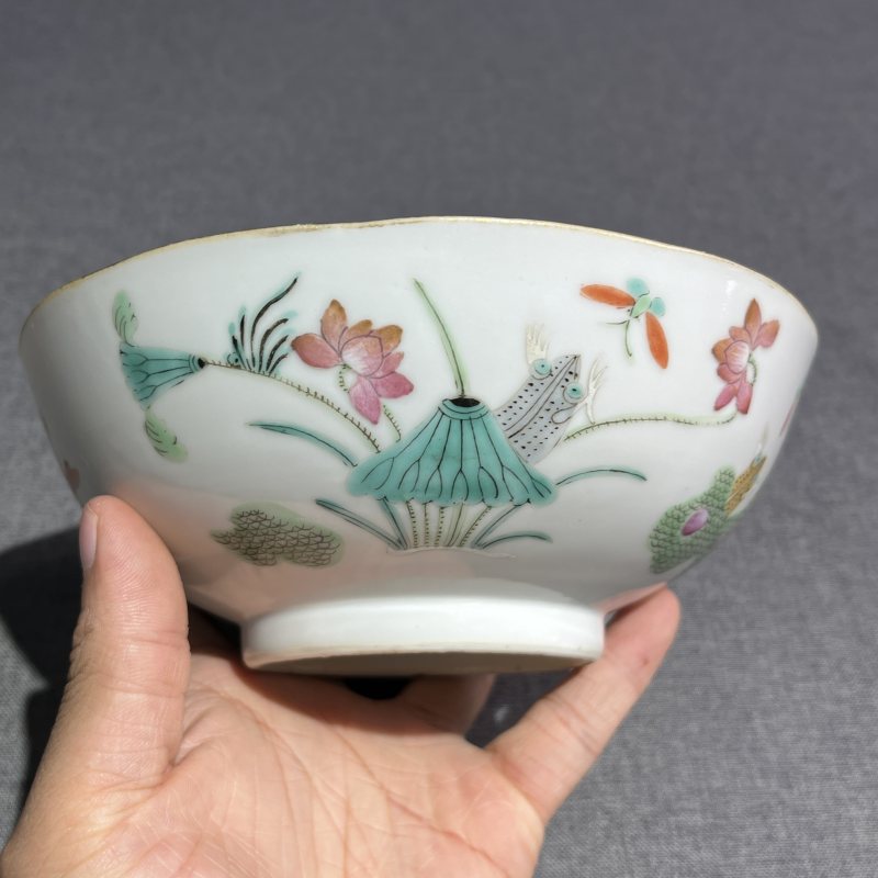 清同治粉彩花蝶纹碗 - 图6