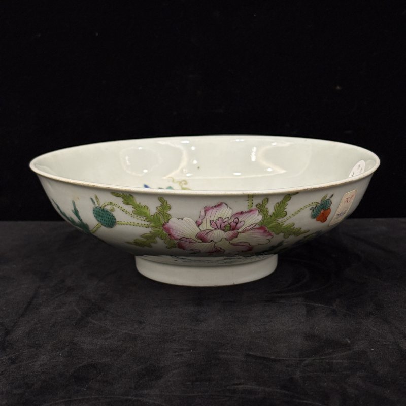 清 粉彩花卉纹碗 青花龙马纹碗两件 - 图3