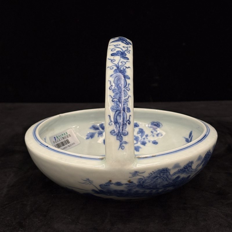 清 青花山水人物纹提篮 - 图5