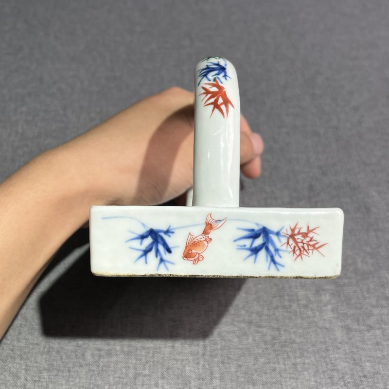 清中期五彩鱼藻纹提篮 - 图5