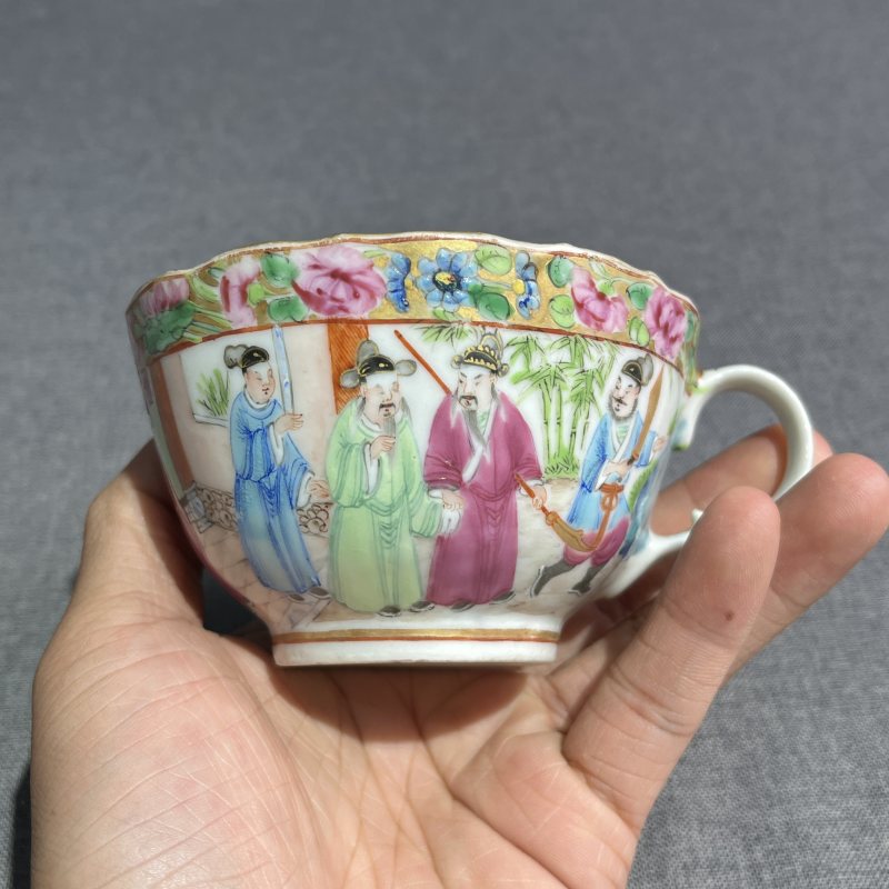 清晚期广彩人物故事茶杯 - 图6