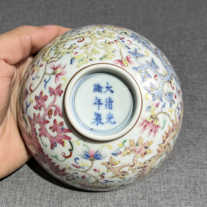 清光绪粉彩凤纹碗 - 图9