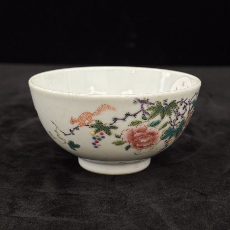 清 粉彩松鼠葡萄纹茶圆一对 - 图9