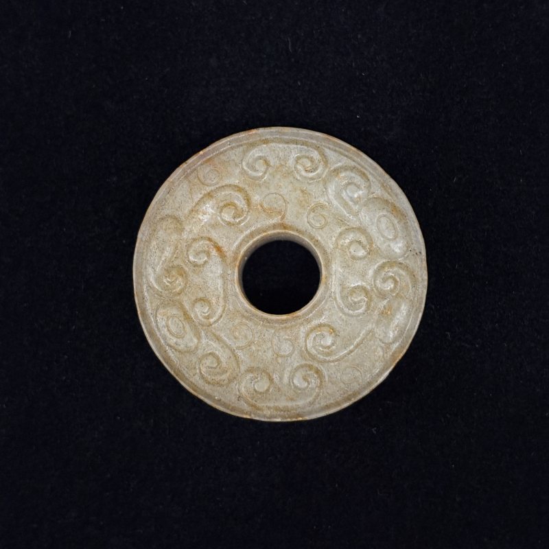 明 白玉勾云纹璧 - 图3