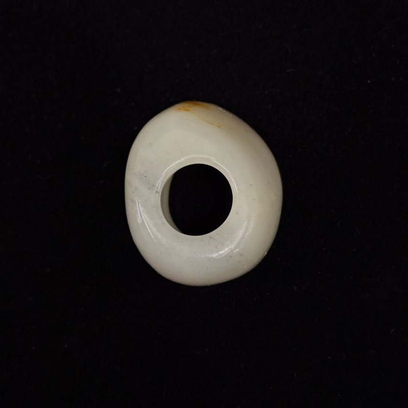 清 白玉留皮随形扳指 - 图6