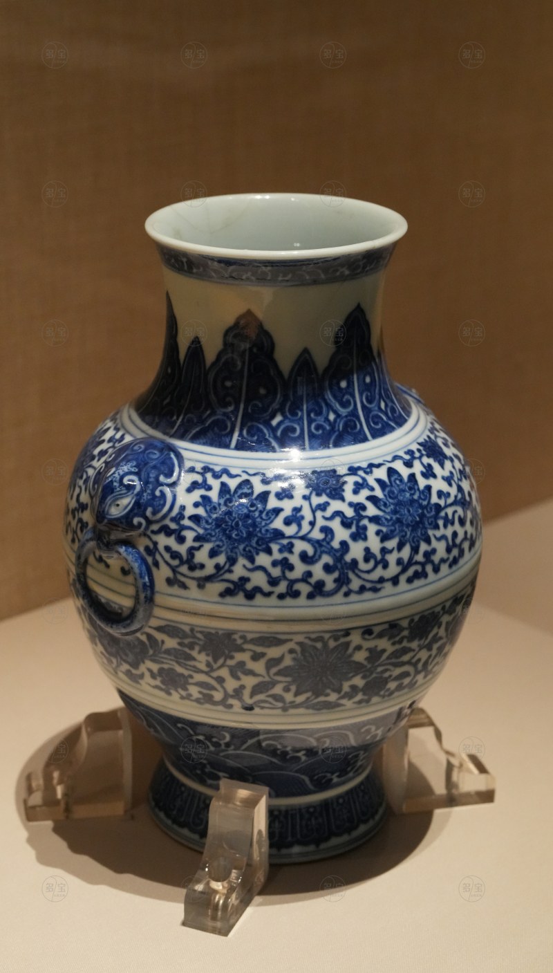 清乾隆 青花缠枝宝相花纹铺首耳尊 - 图3