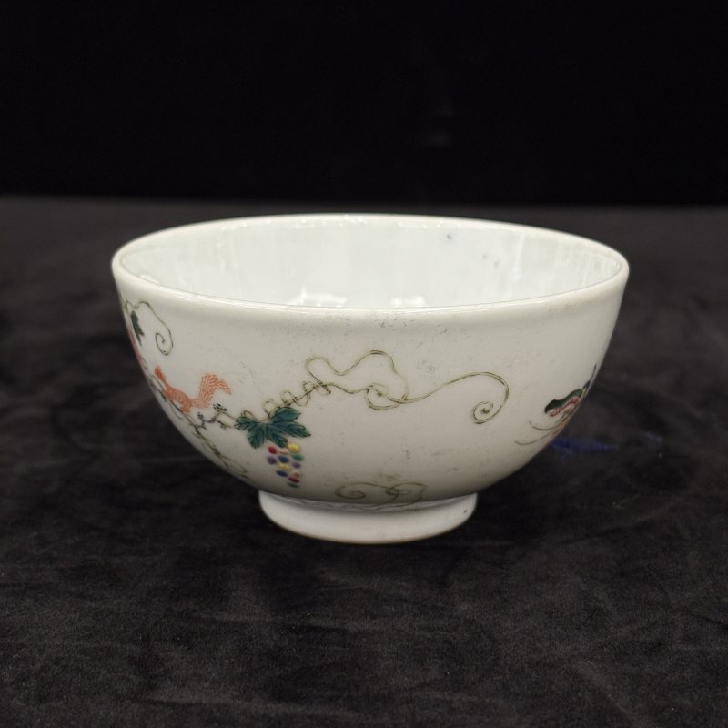 清 粉彩松鼠葡萄纹茶圆一对 - 图11