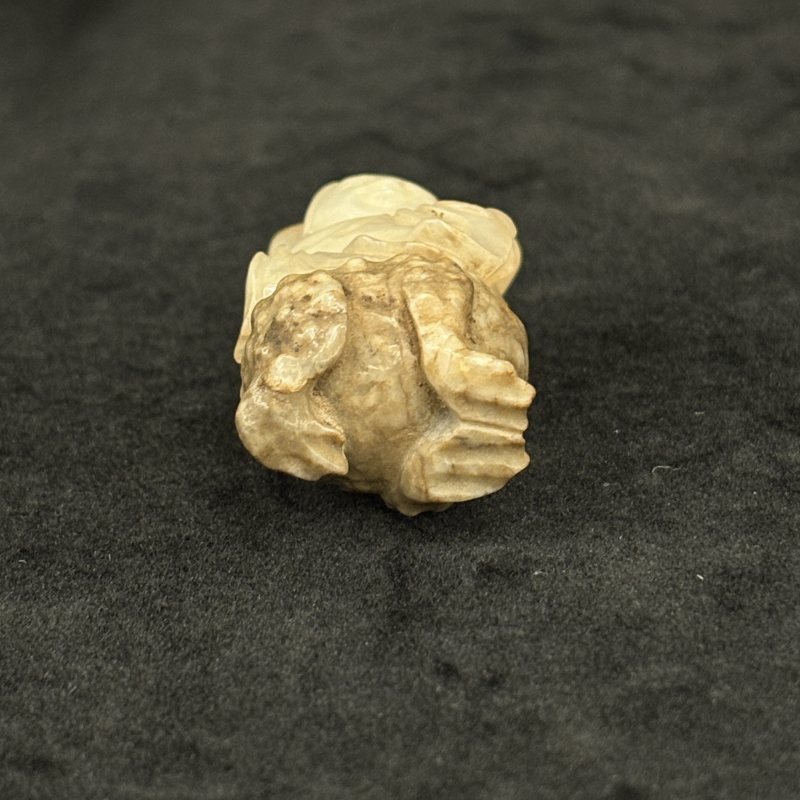 清 白玉巧雕刘海戏金蟾挂件 - 图7