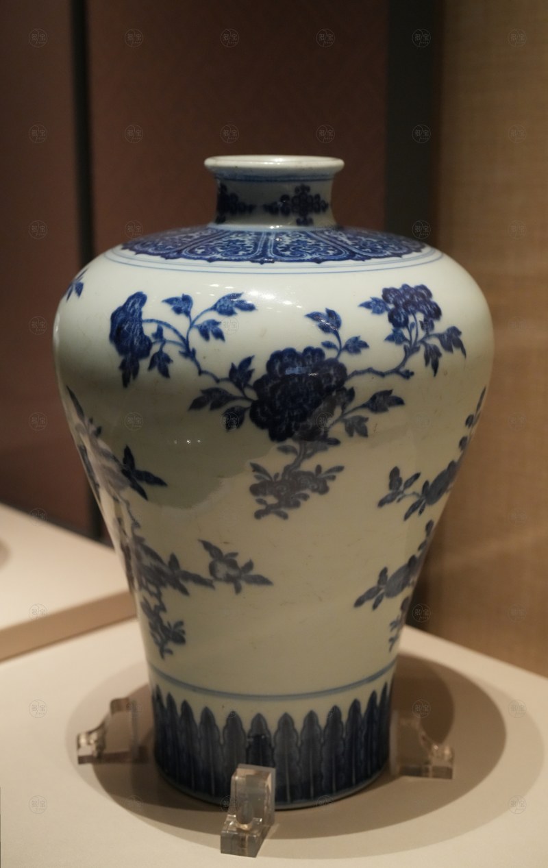 清乾隆 青花折枝花果纹梅瓶 - 图3