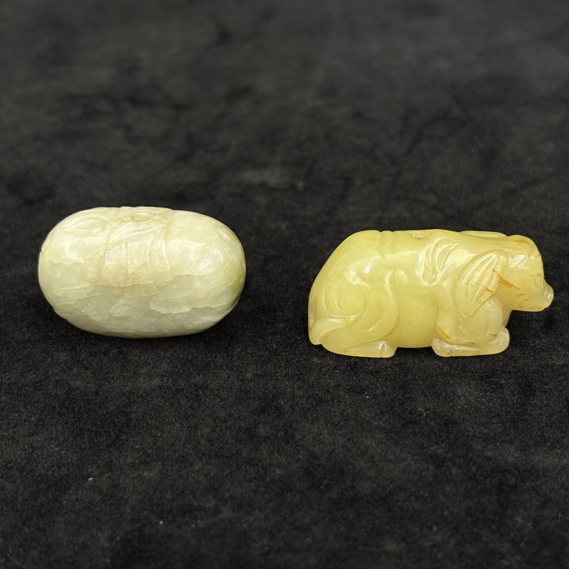 清 白玉兽 黄玉猪两件 - 图2