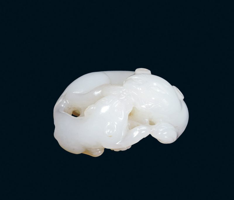 清 白玉双獾挂件