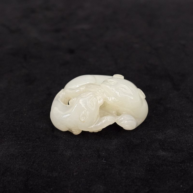 清 白玉双獾挂件 - 图2