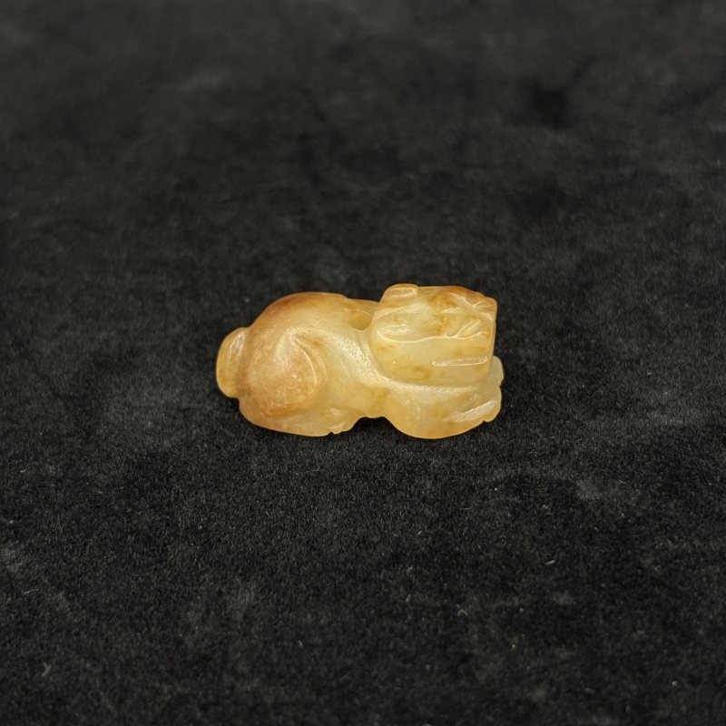 清 白玉留皮瑞兽两件 - 图9