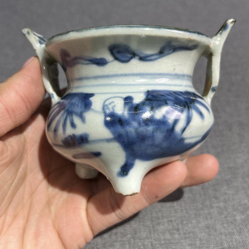 明万历青花人物故事冲耳炉 - 图5