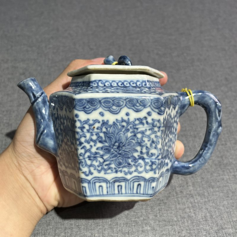 清中期青花花卉六方壶 - 图4