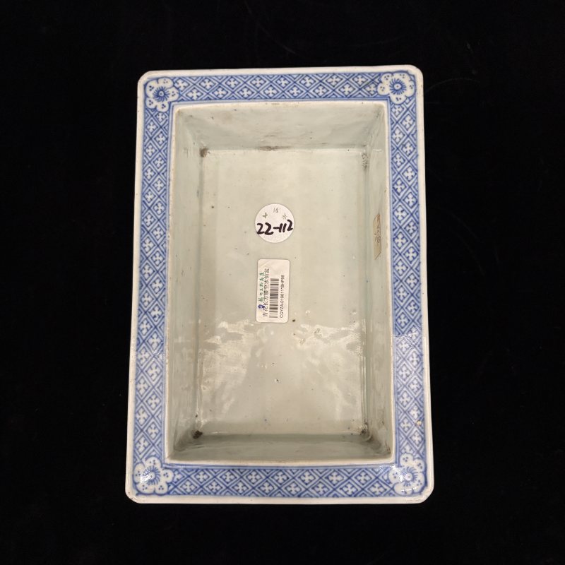 清 青花单描莲花纹秋叶水仙盆 青花镂空长方水仙盆两件 - 图3
