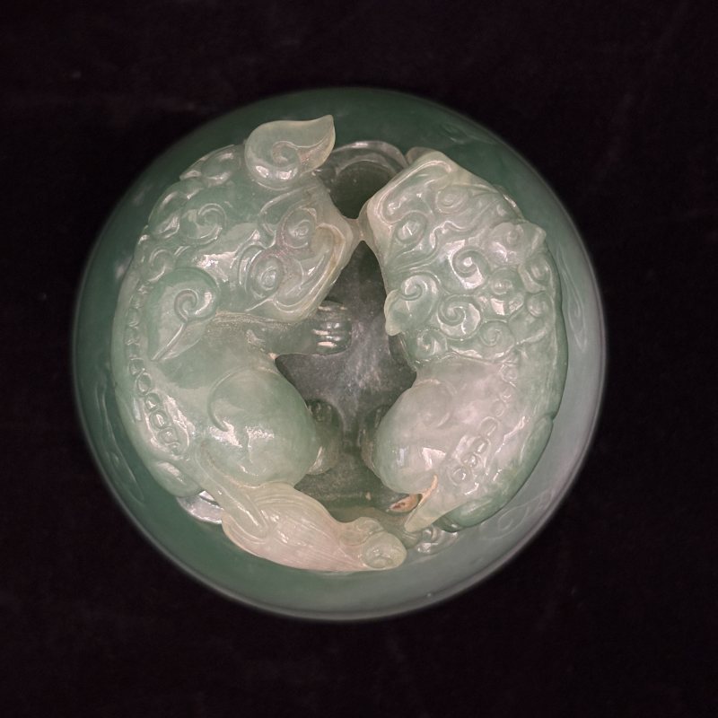 清 翡翠狮钮双龙耳三足香炉 - 图8
