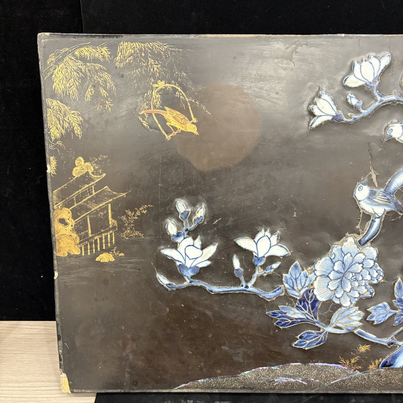 清 黑漆描金嵌青花花鸟纹瓷板挂屏 - 图2