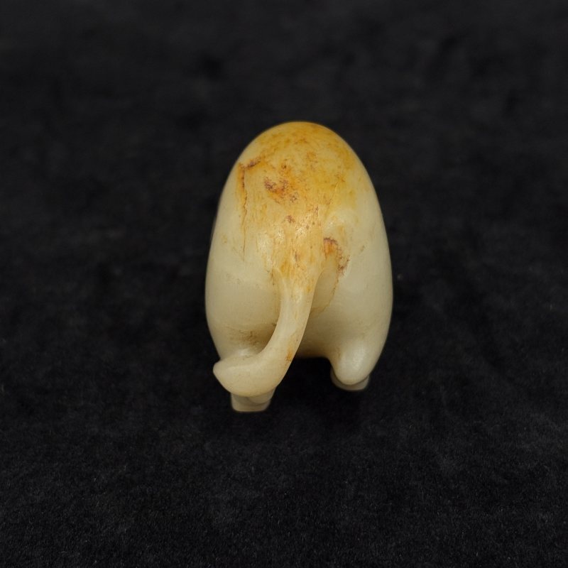 清 白玉留皮猪 白玉瑞兽两件 - 图4