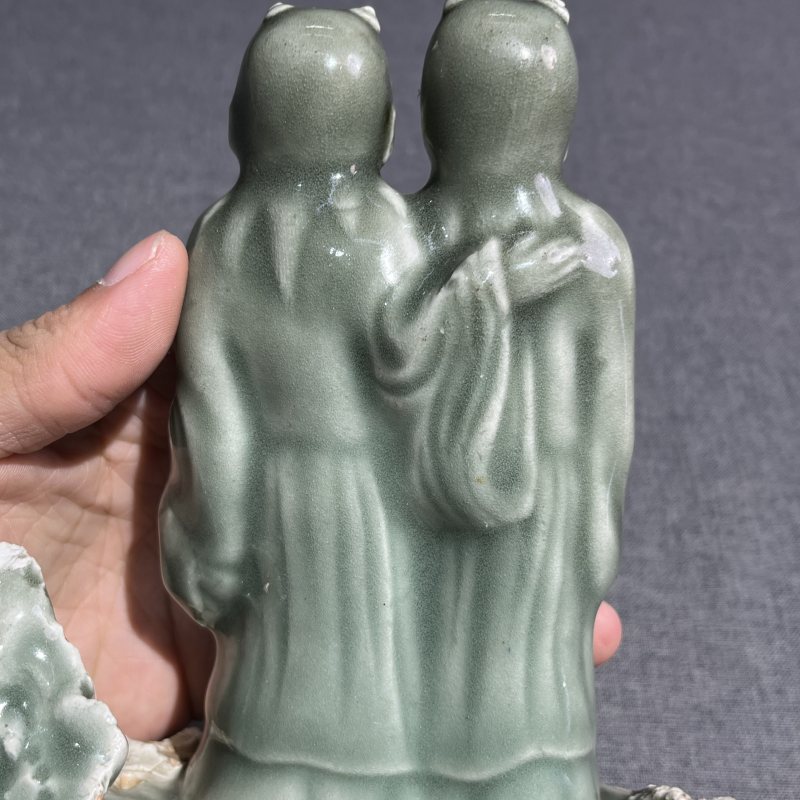清早期龙泉窑和合二仙摆件 - 图12