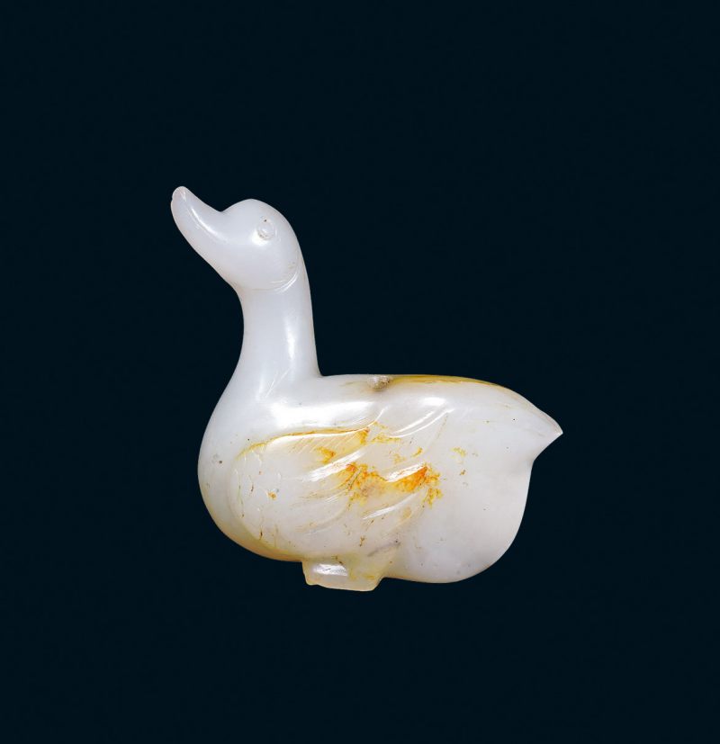 清 白玉留皮鹅摆件