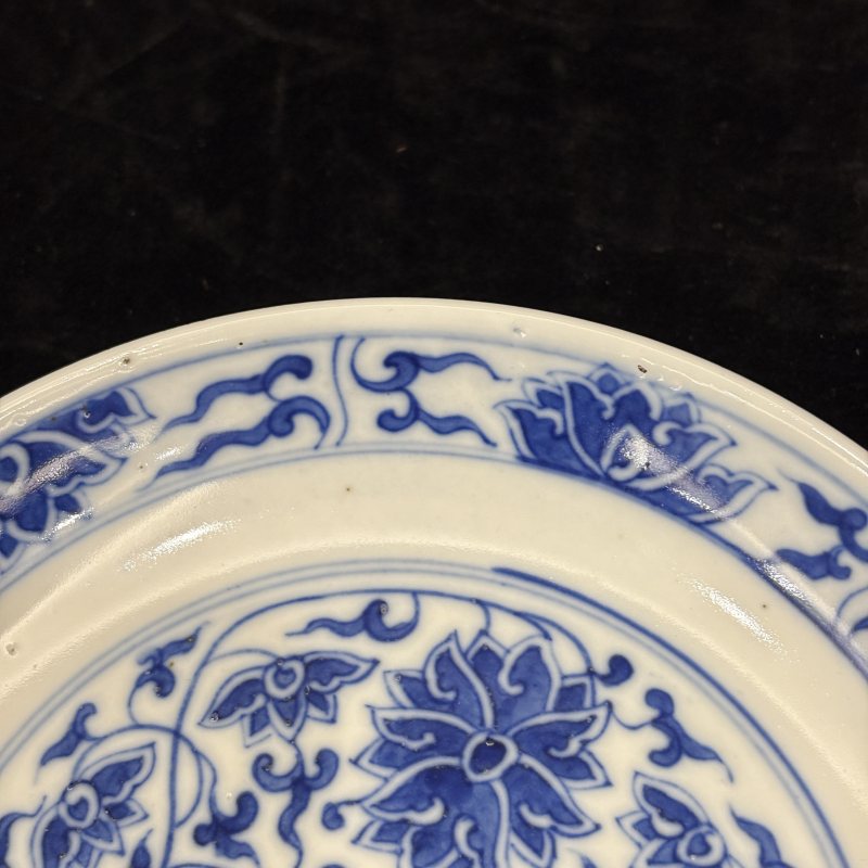清 青花缠枝莲纹盘 - 图2